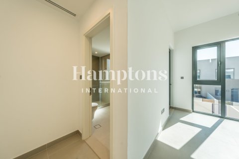 Снять в аренду таунхаус в Arabian Ranches 2, Дубай: 3 спальни, 140.00017585м², № 112323 - фото 17