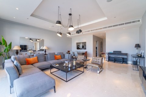 Apartment in Palm Jumeirah, Dubai 3 bedrooms, 211 sq.m. № 123828 - photo 6