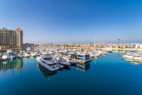 Apartment in Palm Jumeirah, Dubai 3 bedrooms, 211 sq.m. № 123828 - photo 2