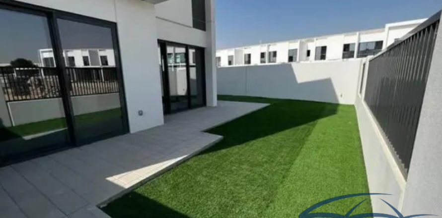 Вилла в Arabian Ranches 2, Дубай, 4 спальни, 216м², № 3607