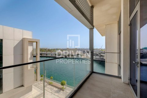 Apartment in Al Wasl, Dubai 2 bedrooms, 150.13 sq.m. № 140692 - photo 14