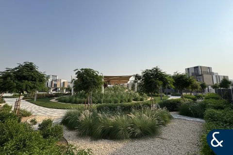 فيلا في مُدُنْ, دبي 4 غرف نوم, 277 م² رقم 91227 - صورة 17