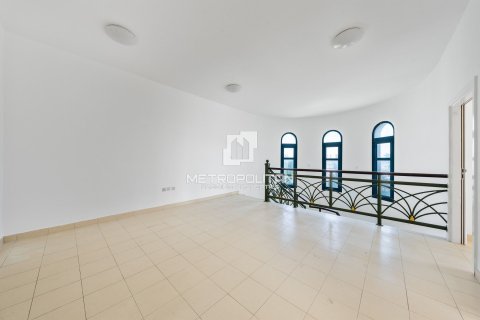 Villa en Falcon City of Wonders, Dubai, 5 dormitorios, 888 m², № 73789 - foto 17