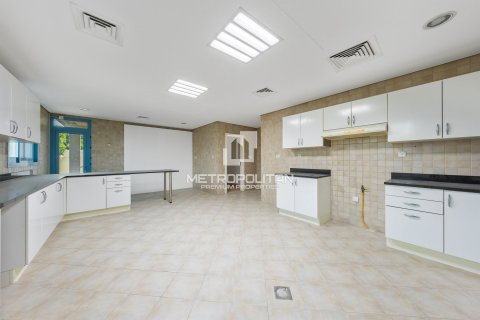 Villa en Falcon City of Wonders, Dubai, 5 dormitorios, 888 m², № 73789 - foto 15