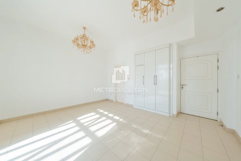 Villa en Falcon City of Wonders, Dubai, 5 dormitorios, 888 m², № 73789 - foto 21