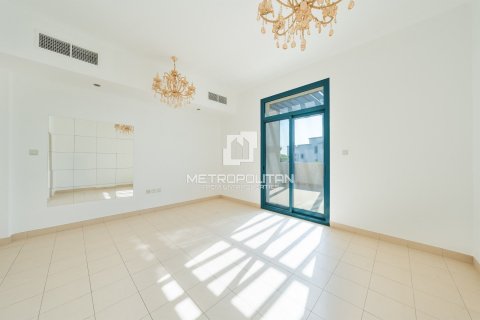 Villa en Falcon City of Wonders, Dubai, 5 dormitorios, 888 m², № 73789 - foto 22