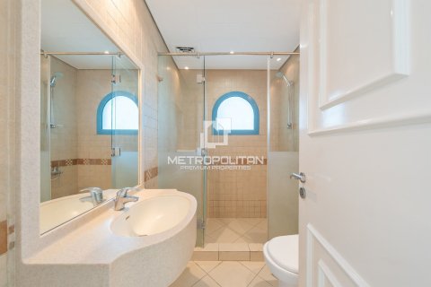 Villa en Falcon City of Wonders, Dubai, 5 dormitorios, 888 m², № 73789 - foto 30