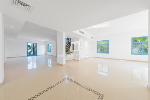Villa en Falcon City of Wonders, Dubai, 5 dormitorios, 888 m², № 73789 - foto 9