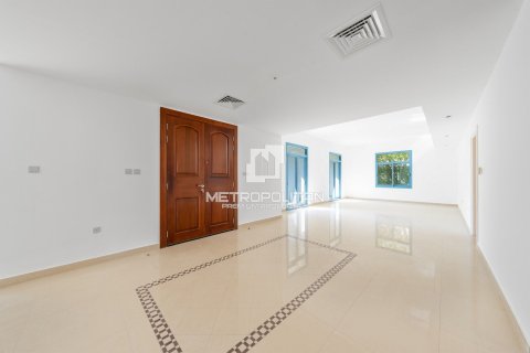 Villa en Falcon City of Wonders, Dubai, 5 dormitorios, 888 m², № 73789 - foto 6