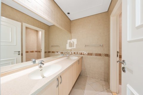 Villa en Falcon City of Wonders, Dubai, 5 dormitorios, 888 m², № 73789 - foto 13