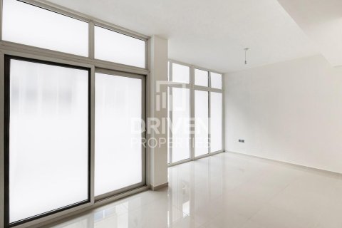 Townhouse in Dubai 3 bedrooms, 112.23 sq.m. № 136629