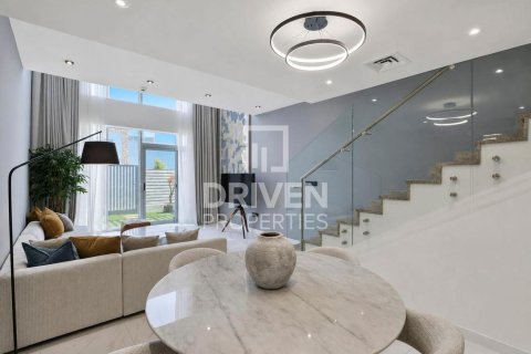 Townhouse in Rukan, Dubai 2 bedrooms, 100.06 sq.m. № 143222