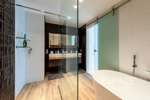 Apartment in Dubai Marina, Dubai 3 bedrooms, 195 sq.m. № 122591 - photo 16