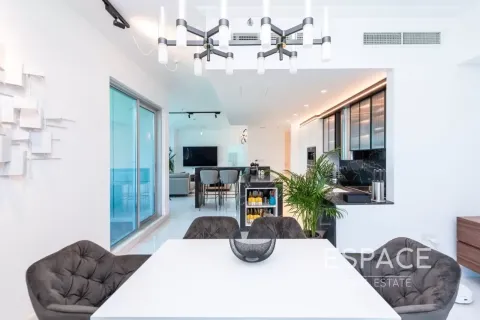 Apartment in Dubai Marina, Dubai 3 bedrooms, 195 sq.m. № 122591 - photo 8
