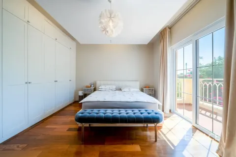 Villa en Springs 2, The Springs, Dubai, 3 dormitorios, 209 m², № 122356 - foto 10