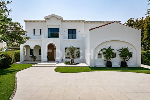Villa en Jumeirah Islands, Dubai, 5 dormitorios, 571 m², № 135281