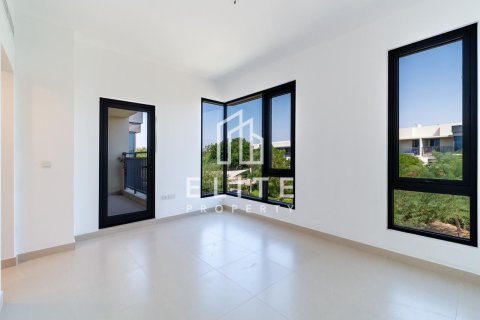 Villa in Dubai Hills Estate, Dubai 4 bedrooms, 228 sq.m. № 121542