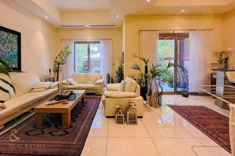 Adosado en Al Furjan, Dubai, 3 dormitorios, 281 m², № 60847 - foto 3