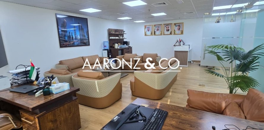 Office in Business Bay, Dubai 101 sq.m. № 94460