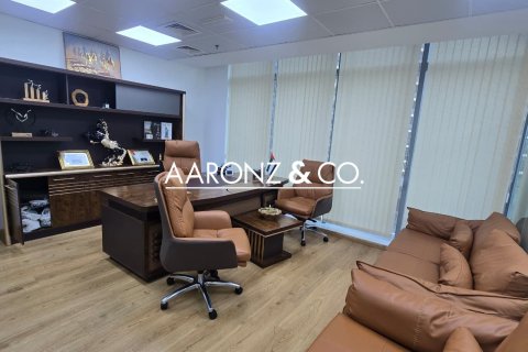 Office in Business Bay, Dubai 101 sq.m. № 94460 - photo 5