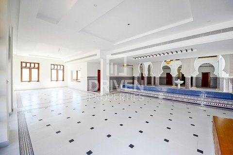 Снять в аренду виллу в Jumeirah 3, Джумейра, Дубай: 6 спален, 1138.06м², № 129195 - фото 6