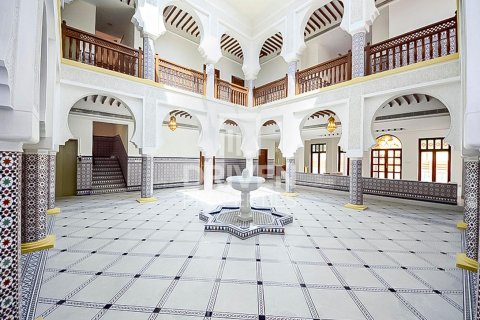 Вилла в Jumeirah 3, Джумейра, Дубай, 6 спален, 1138.06м², № 129195