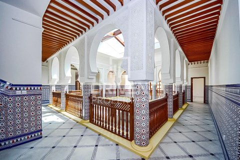 Снять в аренду виллу в Jumeirah 3, Джумейра, Дубай: 6 спален, 1138.06м², № 129195 - фото 12