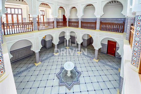 Снять в аренду виллу в Jumeirah 3, Джумейра, Дубай: 6 спален, 1138.06м², № 129195 - фото 19