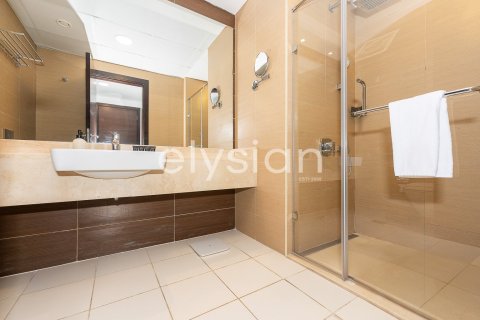 Apartment in Sparkle Towers, Dubai Marina, Dubai 1 bedroom, 76 sq.m. № 37843 - photo 5