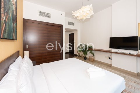 Apartment in Sparkle Towers, Dubai Marina, Dubai 1 bedroom, 76 sq.m. № 37843 - photo 6