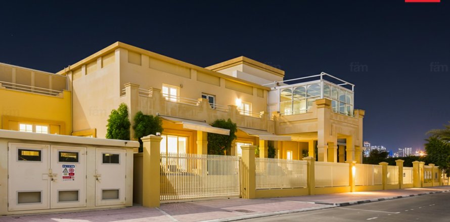 Oficina en Umm Suqeim, Dubai, 1393.5 m², № 137516