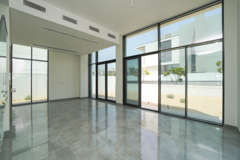 Villa in Al Furjan, Dubai 5 bedrooms, 570 sq.m. № 118403 - photo 15