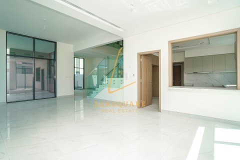 Villa in Al Furjan, Dubai 5 bedrooms, 570 sq.m. № 118403 - photo 17