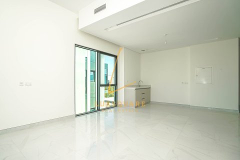 Villa in Al Furjan, Dubai 5 bedrooms, 570 sq.m. № 118403 - photo 5
