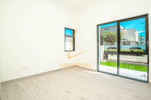 Villa in Al Furjan, Dubai 5 bedrooms, 570 sq.m. № 118403 - photo 10