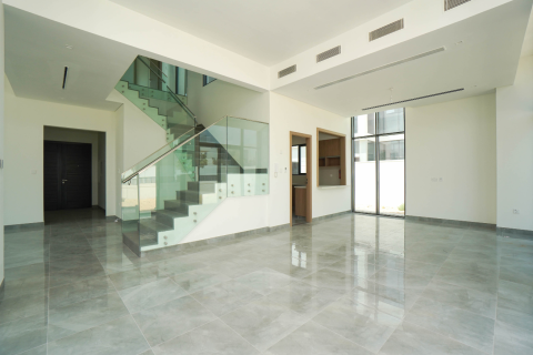 Villa in Al Furjan, Dubai 5 bedrooms, 570 sq.m. № 118403 - photo 13