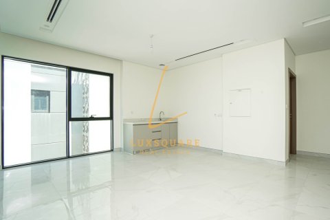 Villa in Al Furjan, Dubai 5 bedrooms, 570 sq.m. № 118403 - photo 4
