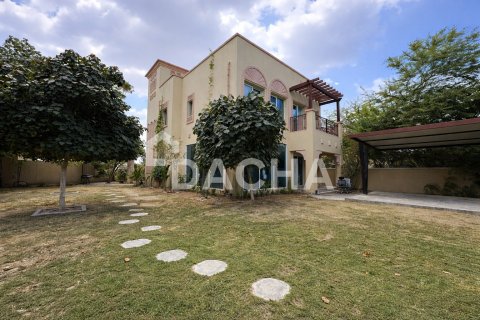Villa in Jumeirah Village Triangle, Dubai 4 bedrooms, 250 sq.m. № 113655