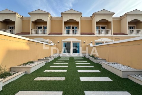Maison de ville à Jumeirah Village Triangle, Dubai, 2 chambres, 152 m², № 113656