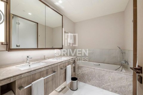 Снять в аренду квартиру в Address Harbour Point, Dubai Creek Harbour (The Lagoons), Дубай: 2 спальни, 104.33м², № 129983 - фото 5