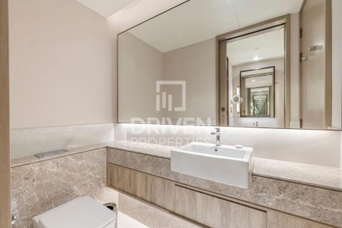 Снять в аренду квартиру в Address Harbour Point, Dubai Creek Harbour (The Lagoons), Дубай: 2 спальни, 104.33м², № 129983 - фото 4
