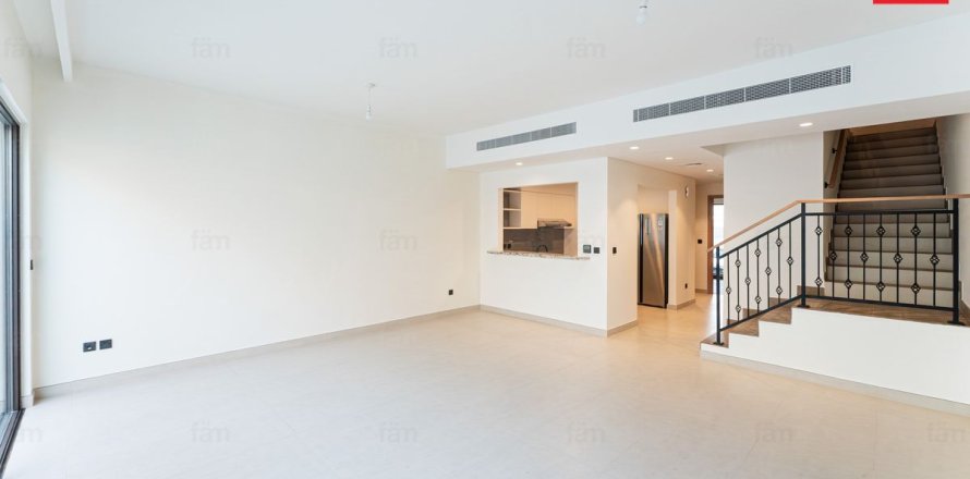 Villa in Dubai 4 bedrooms, 144 sq.m. № 141351