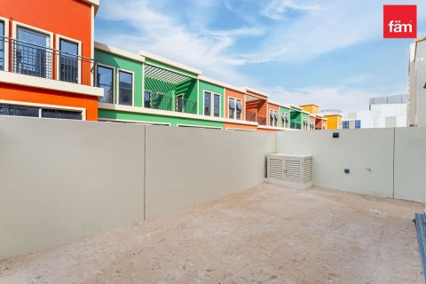 Villa in Dubai 4 bedrooms, 144 sq.m. № 141351 - photo 24