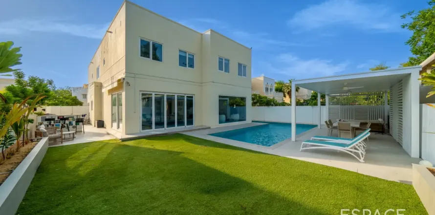 Вилла в Meadows, Дубай, 5 спален, 416м², № 122326