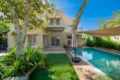 Villa in Meadows 8, Meadows, Dubai 5 bedrooms, 458 sq.m. № 122342