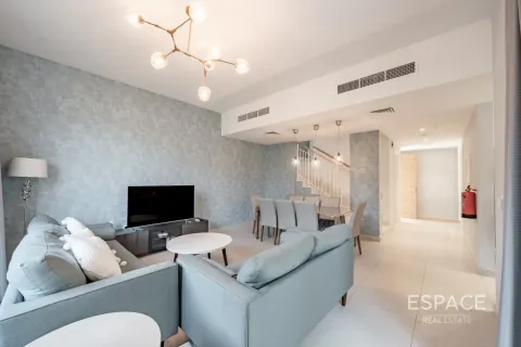 Villa in Dubai Hills Estate, Dubai 3 bedrooms, 207 sq.m. № 122346 - photo 4