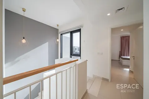 Villa in Dubai Hills Estate, Dubai 3 bedrooms, 207 sq.m. № 122346 - photo 6