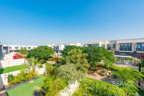 Villa in Dubai Hills Estate, Dubai 3 bedrooms, 207 sq.m. № 122346 - photo 17