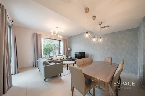 Villa in Dubai Hills Estate, Dubai 3 bedrooms, 207 sq.m. № 122346 - photo 3