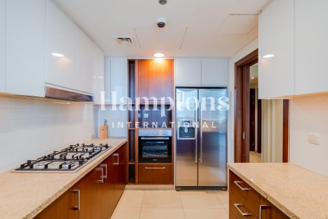 Apartment in Downtown Dubai (Downtown Burj Dubai), Dubai 3 bedrooms, 165.38963672 sq.m. № 112603 - photo 9